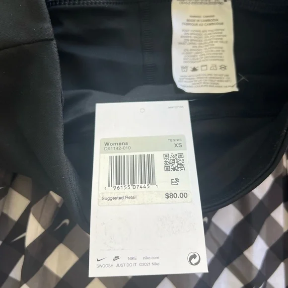 Nike Women's Black and White Skater Tennis Skirt - Picture 5 of 6